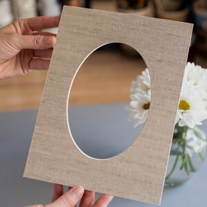 Паспарту 18х24 с овальным окном 11х16